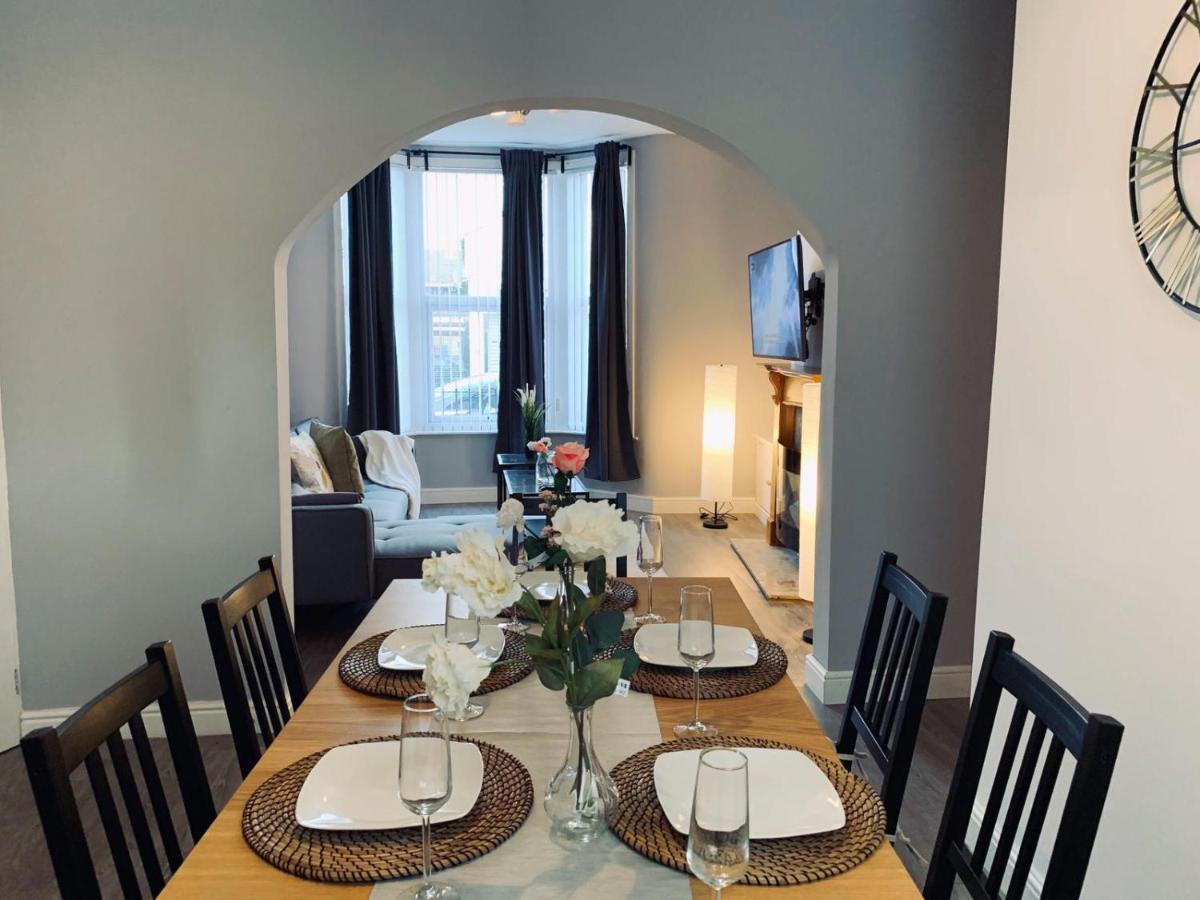 Modern & Luxurious Central - Free Parking Holiday home Liverpool