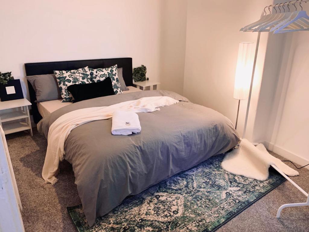 Modern & Luxurious Central - Free Parking Holiday home Liverpool