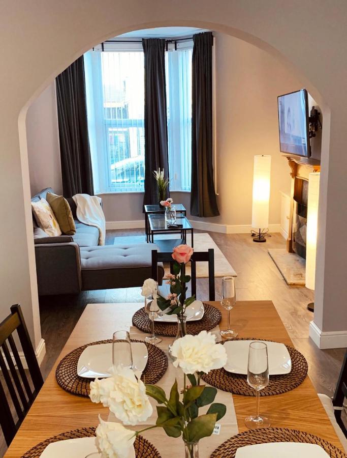 Modern & Luxurious Central - Free Parking Holiday home *